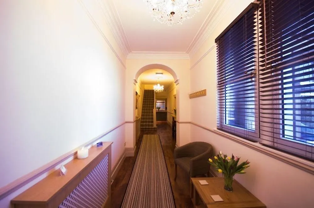 דוסברי Heath Cottage Hotel